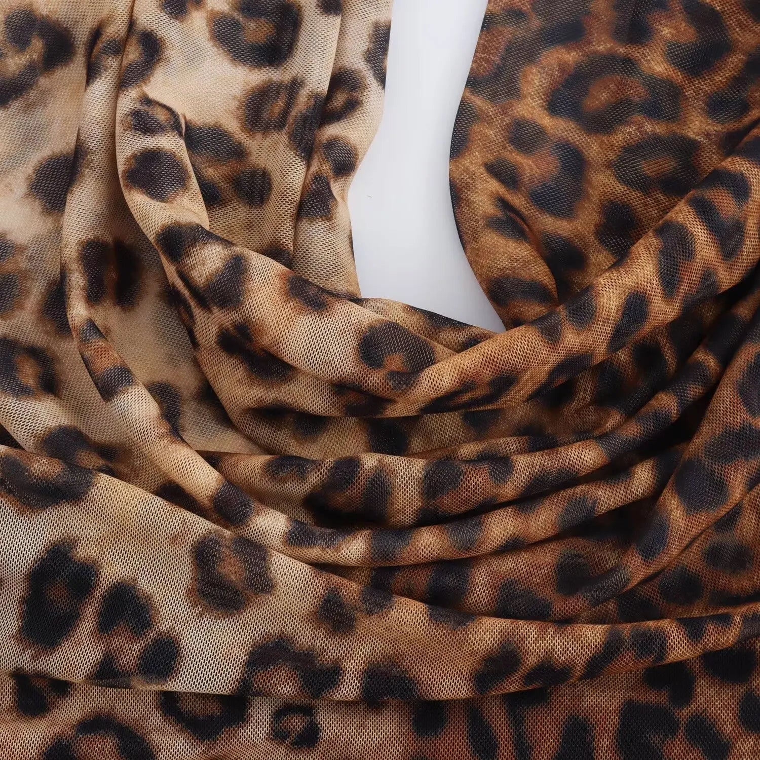 שמלת מקסי שיפון מנומרת בעיצוב צווארון נופל - טיירה