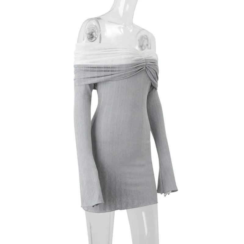 שמלת מיני סרוגה כתפיים חשופות בעיצוב כיווצים שרוולי פעמון - בל