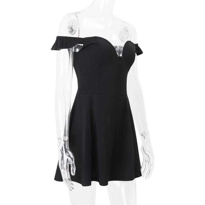 שמלת מיני בגזרת A כתפיים חשופות מחשוף V - AMOR