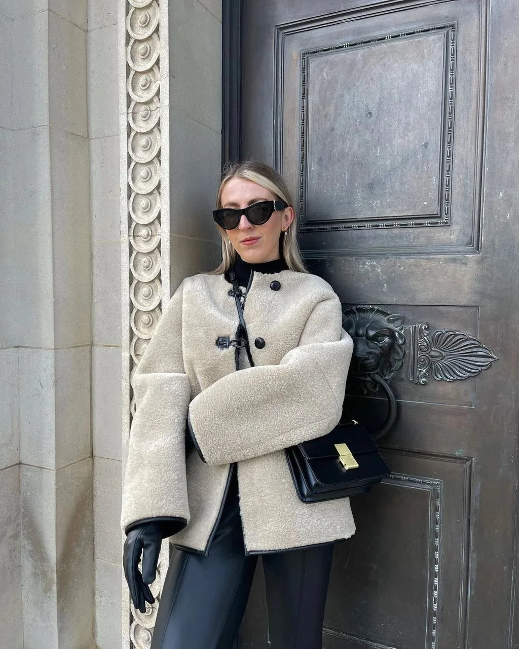 מעיל צמר פרווה סגירת כפתורים בעיצוב וינטג' - יאן