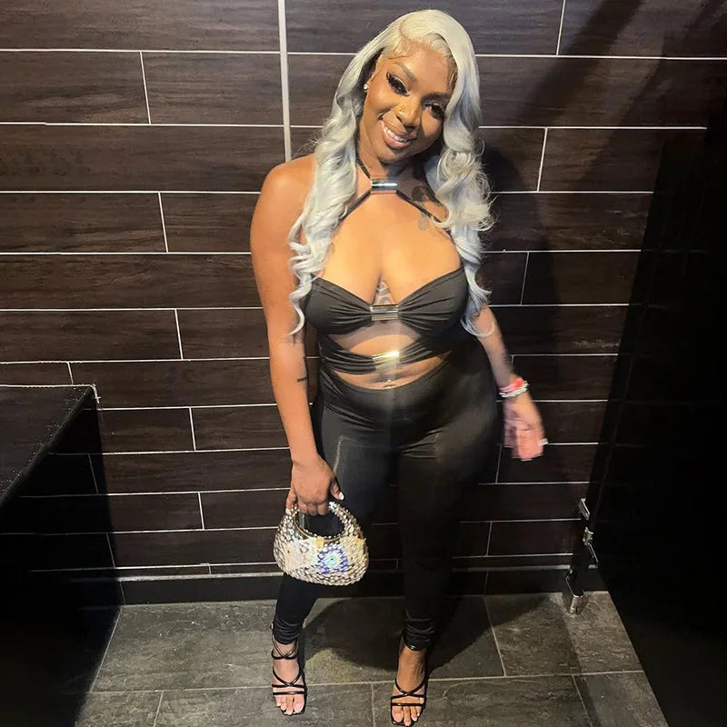 אוברול צמוד בד מחטב בעיצוב פתחים בעיטור אבזמים קשירה בצוואר - Sage