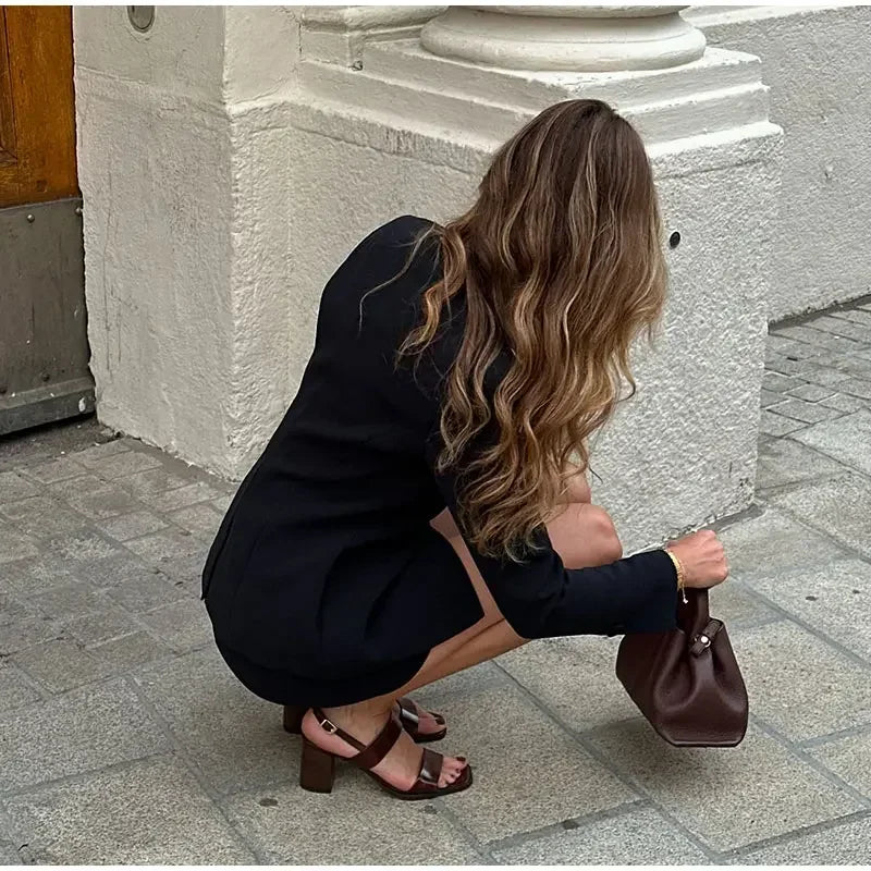 סט שני חלקים מחויט בלייזר וחצאית מיני - Maisie