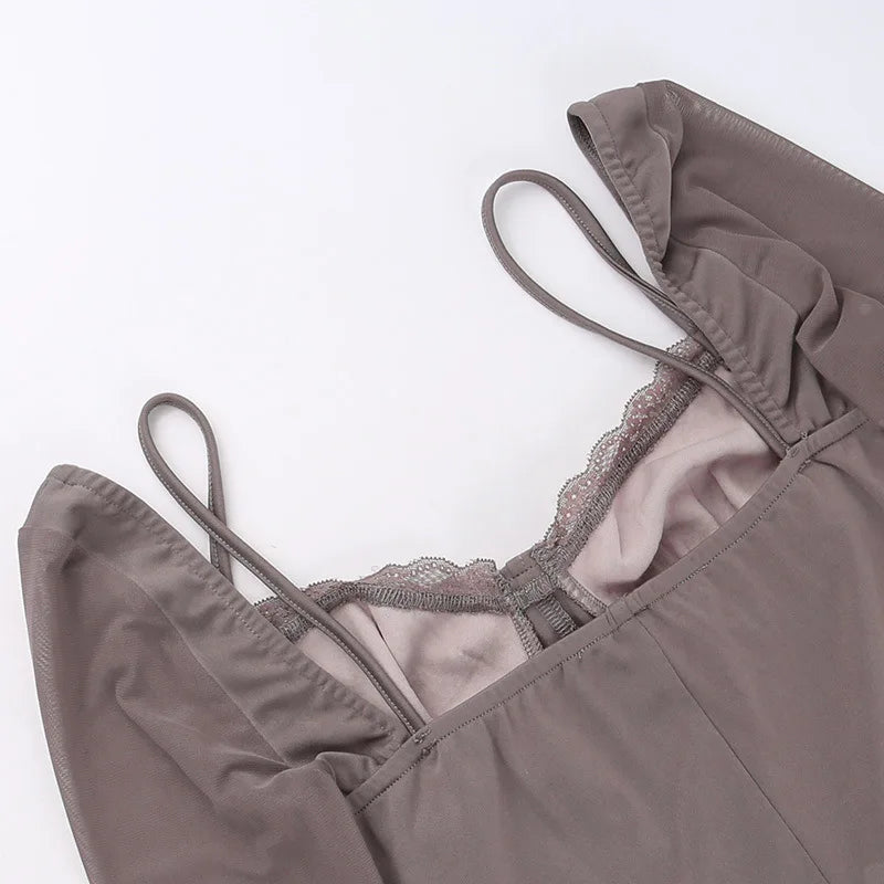 שמלת מידי בעיצוב מחוך בד מחטב בעיטור תחרה - קורי