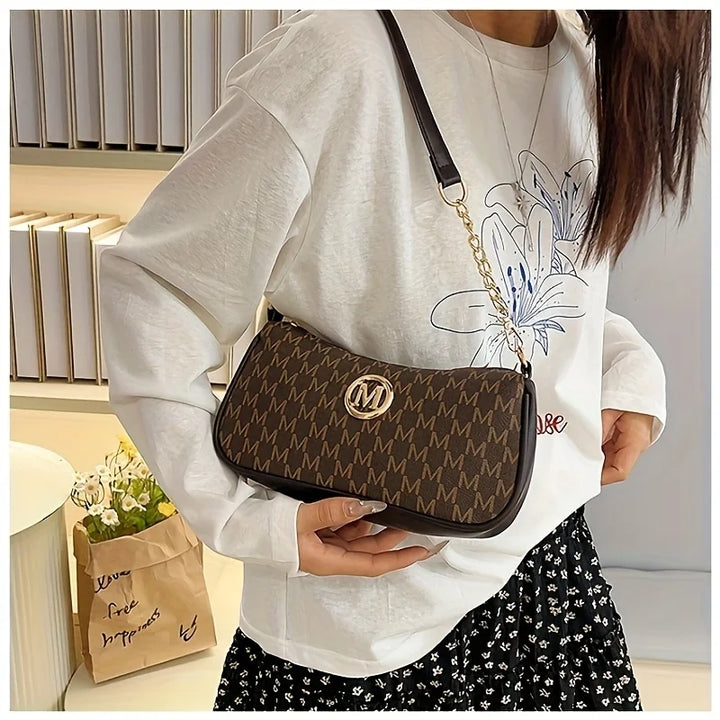 Handbag with M design