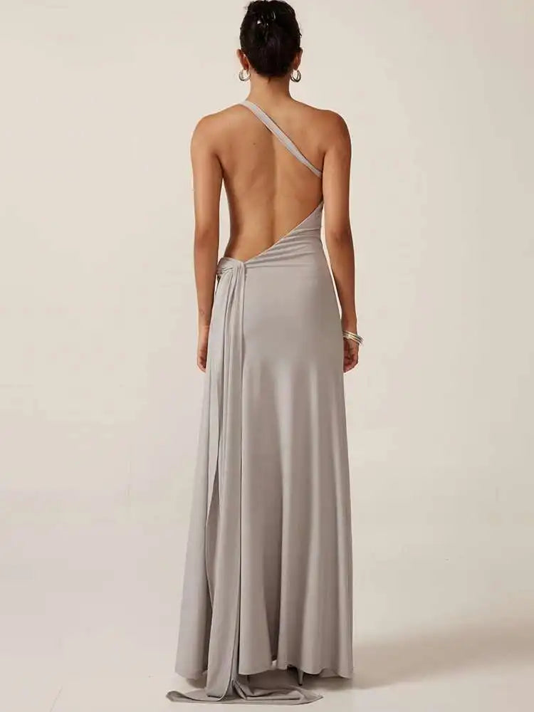 שמלת מקסי כתפיה אחת גב פתוח בעיטור כיווצים ואבזם - גוון