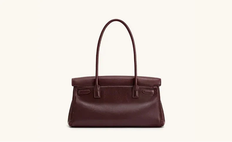 Leather bag with luxury design