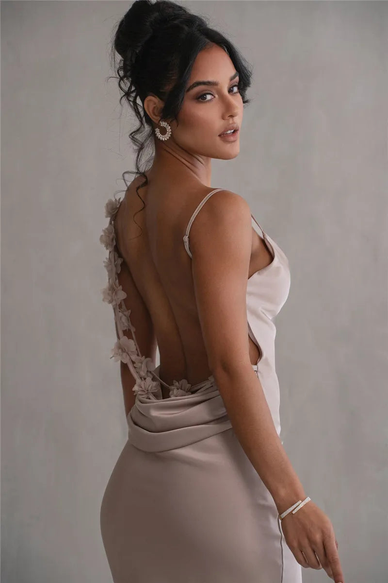 שמלת מקסי סאטן בעיטור רצועות פרחים בגב - ולנסיה