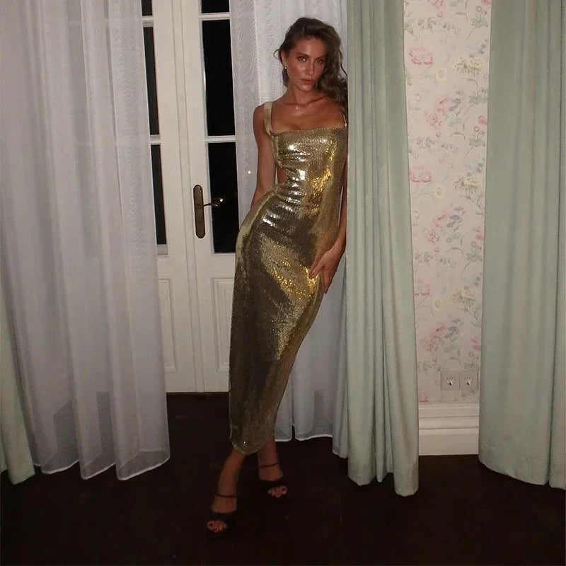 שמלת מקסי פייטים בעיצוב גב ומותן פתוח - Catalina