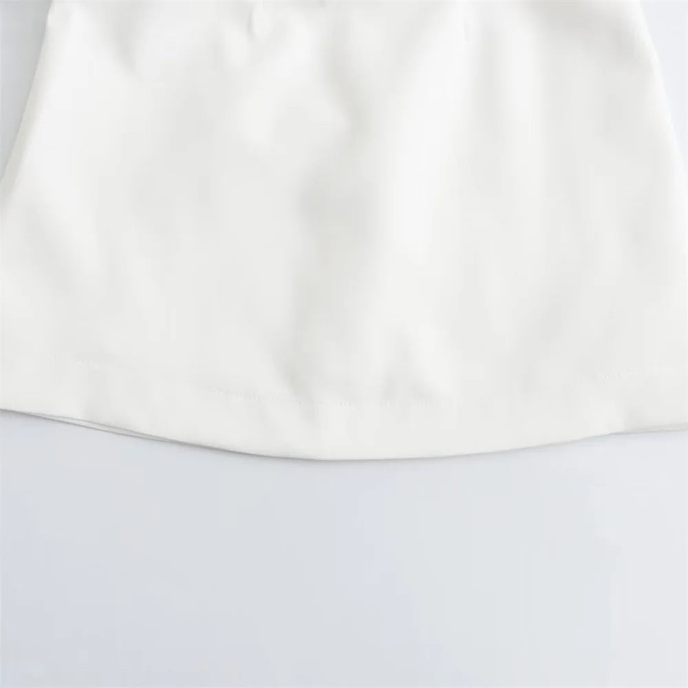 שמלת מיני מחויטת בעיצוב פתחים וחגורה בגב - דבי