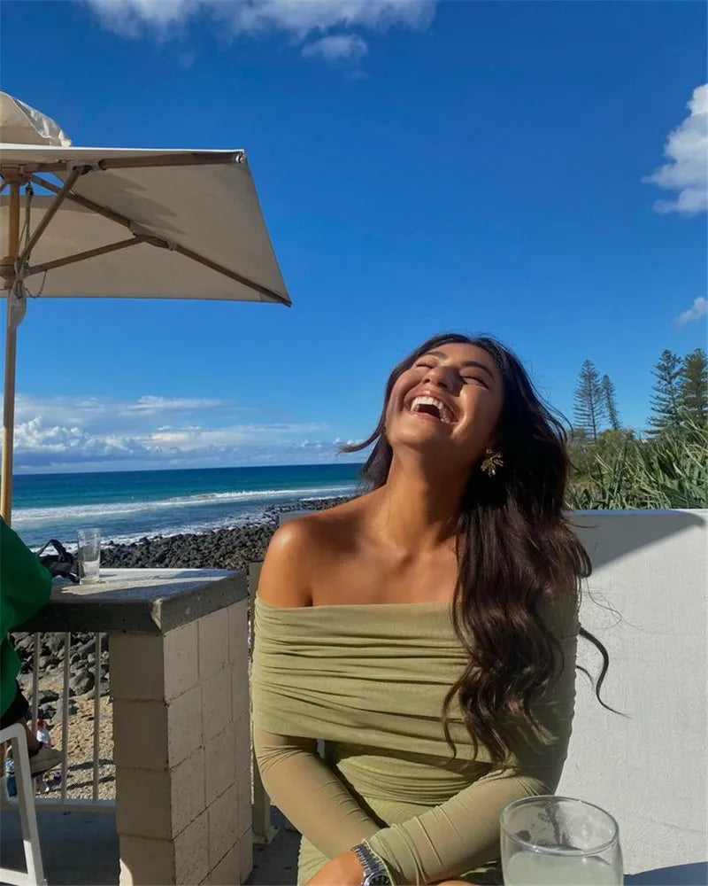 שמלת מיני שיפון כתפיים חשופות בעיצוב קשירה - CAMI