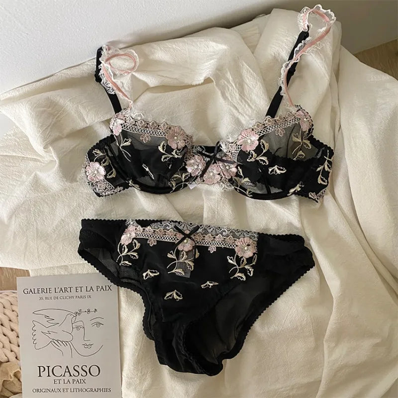 סט בעיצוב שקוף בעיטור רקמת פרחים ותחרה - Presley