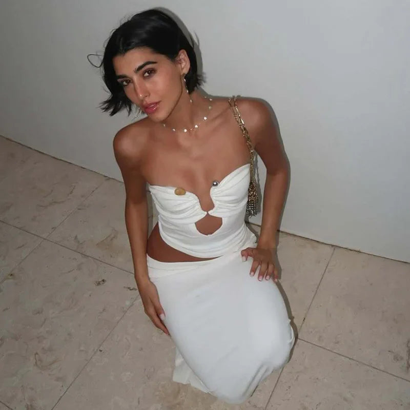 שמלת מקסי סטרפלס בסגנון חתוך בעיטור אבזם - טאי