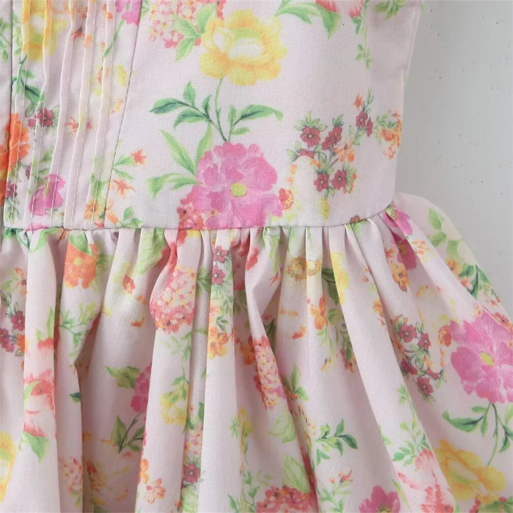 שמלת מיני קיצית פרחונית / לבנה בגזרת A בעיצוב כפרי וינטג' - סופיה