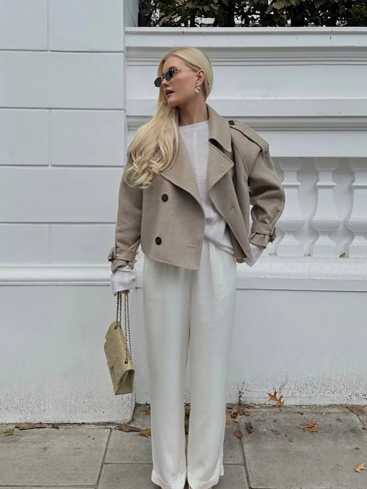 ג'קט צמר קצר בעיטור כפתורים - ג'יימס