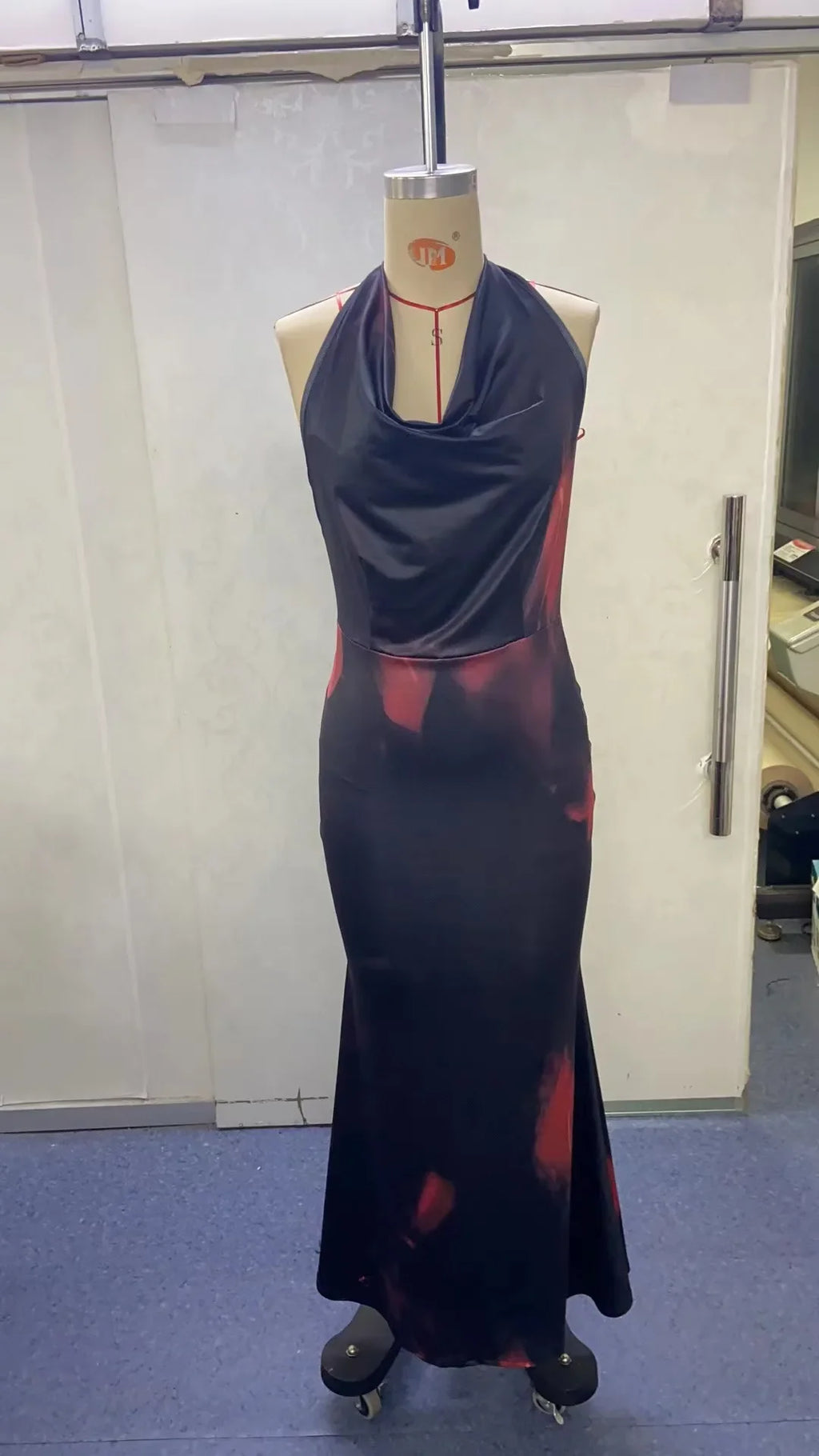 שמלת מקסי צווארון נופל גב פתוח - Azariah