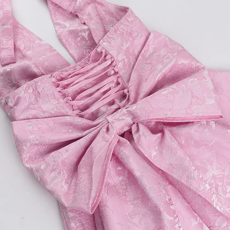 שמלת מיני רקמת איורי פרחים בגזרת A בעיטור פפיון בגב בעיצוב קשירה בגב להצמדה במותן וקשירה בצוואר - Pearl