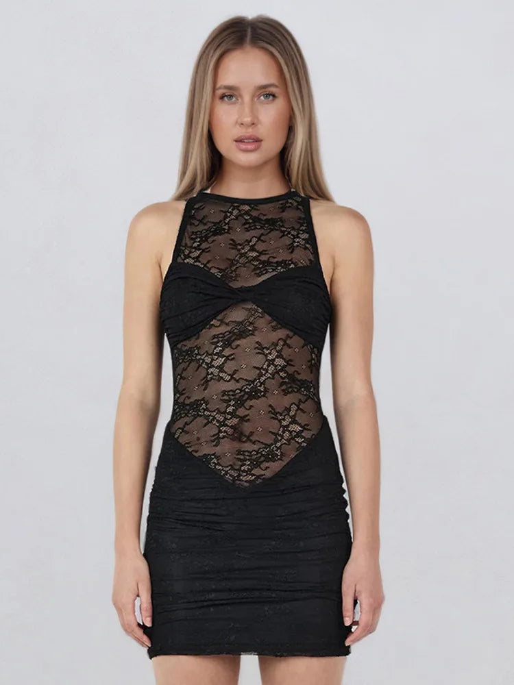 שמלת מיני כיווצים בעיצוב תחרה  - ניה