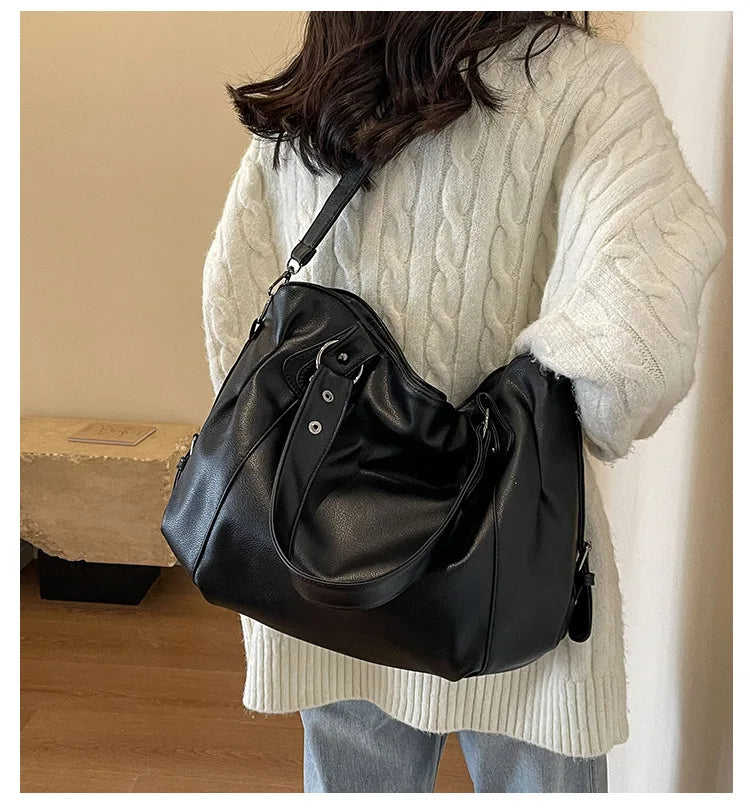 Retro design faux leather bag