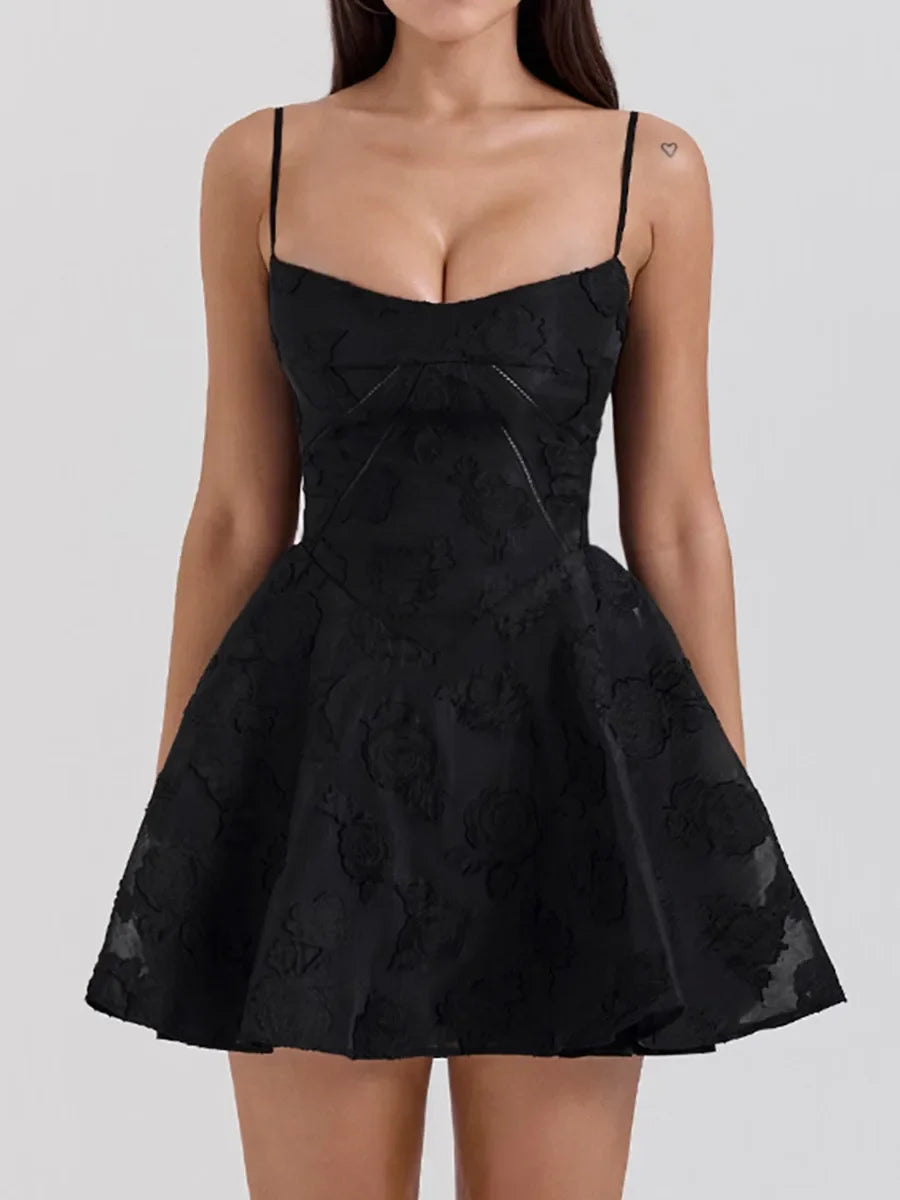 שמלת מיני שיפון בגזרת A בעיטור רקמת איורי פרחים בעיצוב קשירה בגב להצמדה במותן - Allyson