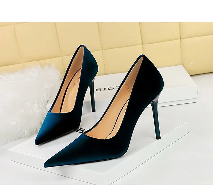 Pointed velvet fabric high heel shoes - Lunar