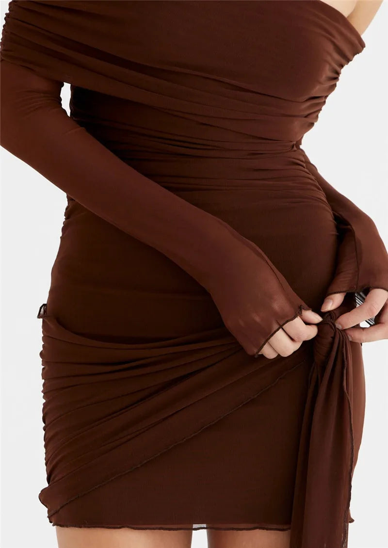 שמלת מיני שיפון כתפיים חשופות בעיצוב קשירה - CAMI