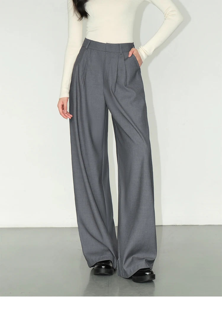 High-waisted tailored pants in a LOOSE design