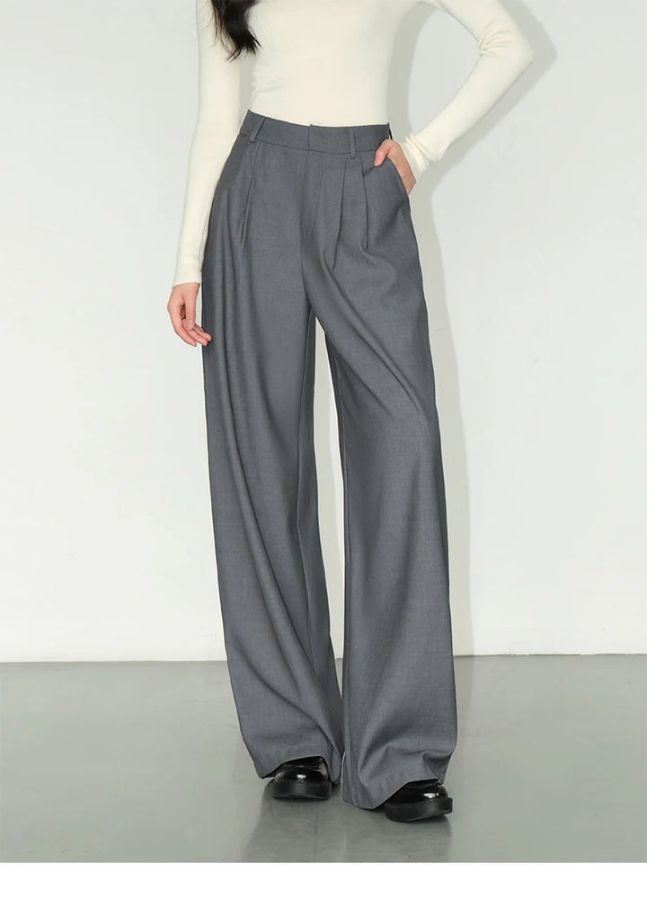 High-waisted tailored pants in a LOOSE design