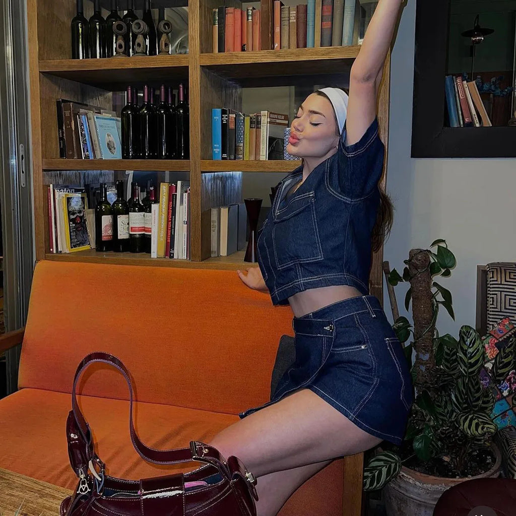 חליפת דנים שני חלקים מכנס חצאית מיני וחולצה בעיטור כיסים - ג'ול