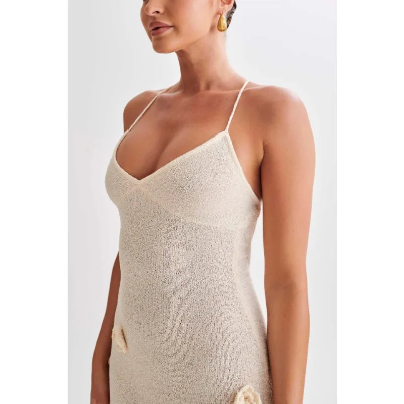 שמלת מקסי סרוגה בעיטור אפליקציות פרחים בעיצוב קשירה בגב פתוח - Malaya