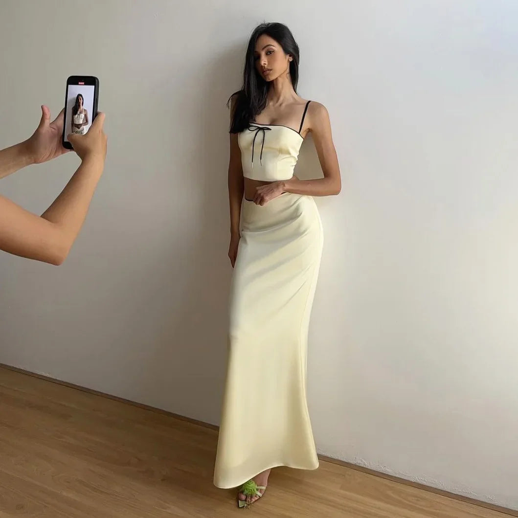 סט סאטן אלגנטי חצאית מקסי וטופ בעיטור פפיון ותחרה - ביאנקה