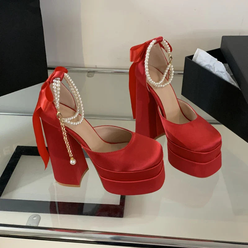 נעלי עקב משי סאטן בעיטור פנינים - קלי