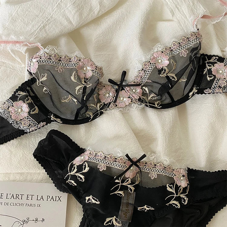 סט בעיצוב שקוף בעיטור רקמת פרחים ותחרה - Presley