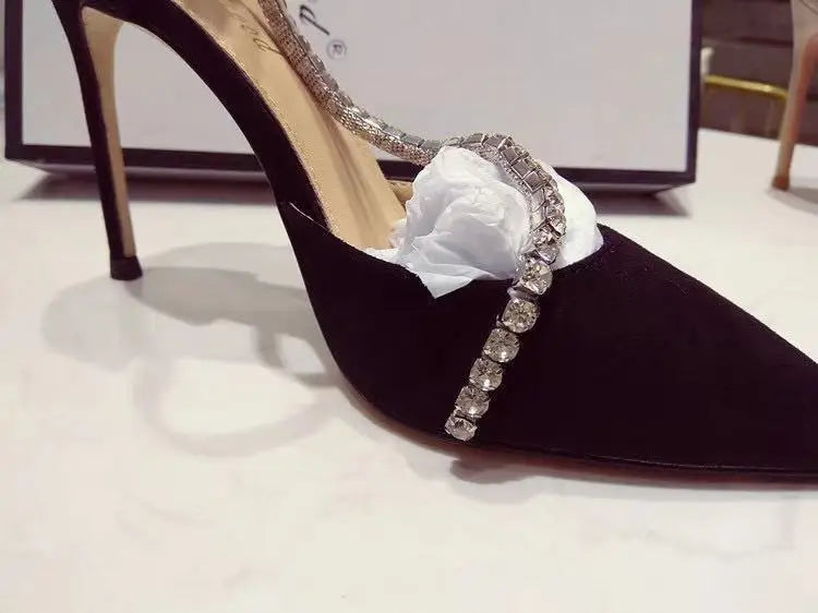 נעלי עקב שפיץ זמש בעיטור זרקונים - LIV