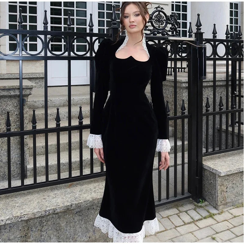 שמלת מקסי קטיפה בעיטור תחרה  - Saylor