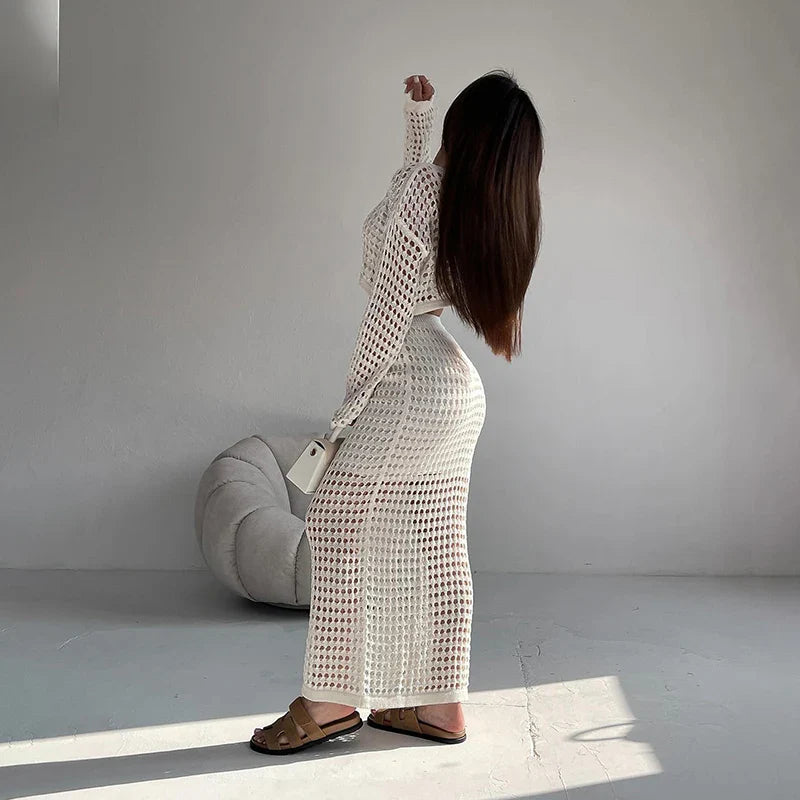 סט סרוג רשת שני חלקים חצאית מקסי וחולצת בטן - בלנקה