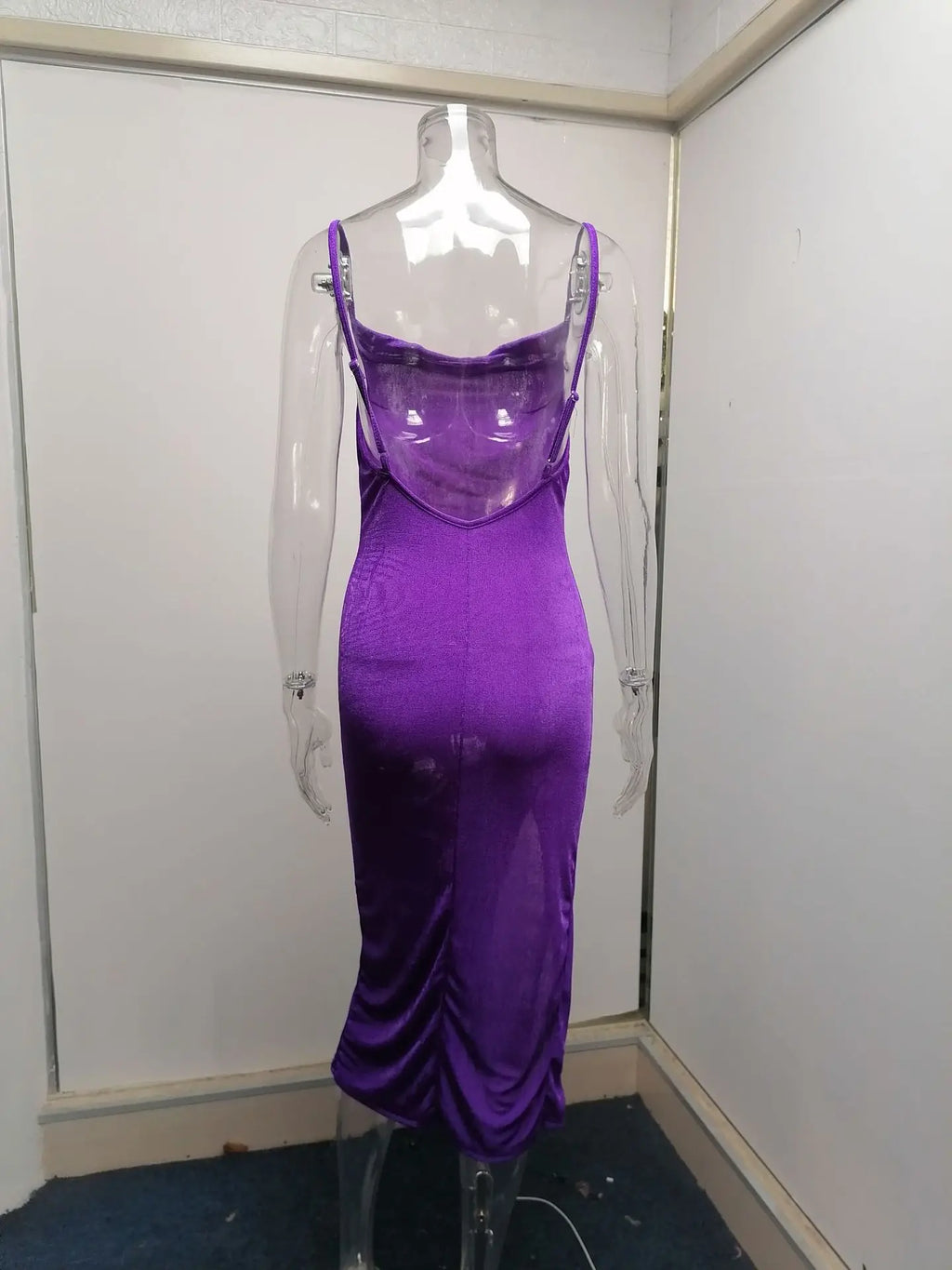 שמלת מידי קיצית סרוגה בעיטור שסע - סמייל