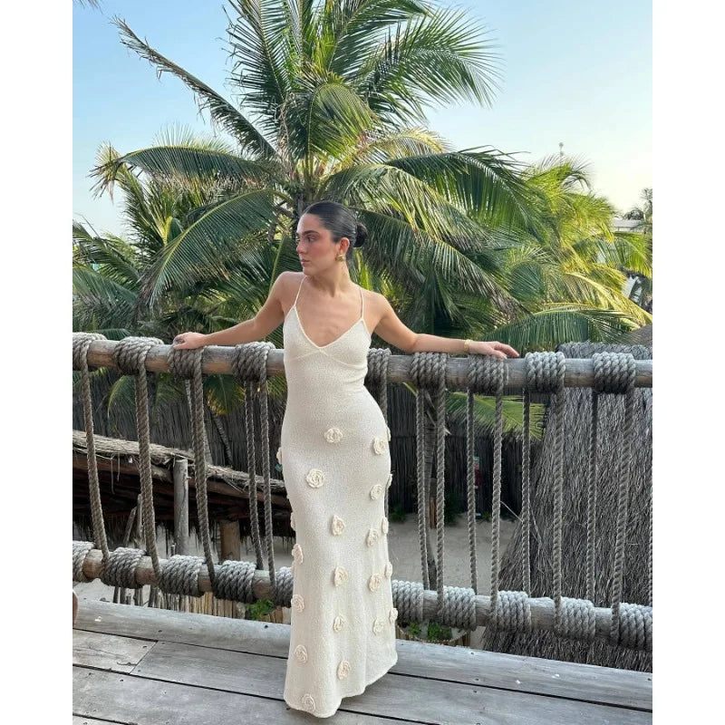 שמלת מקסי סרוגה בעיטור אפליקציות פרחים בעיצוב קשירה בגב פתוח - Malaya