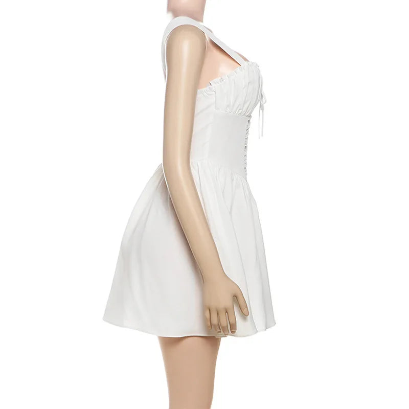 שמלת מיני לבנה בגזרת A בעיצוב כפרי - AYLIN