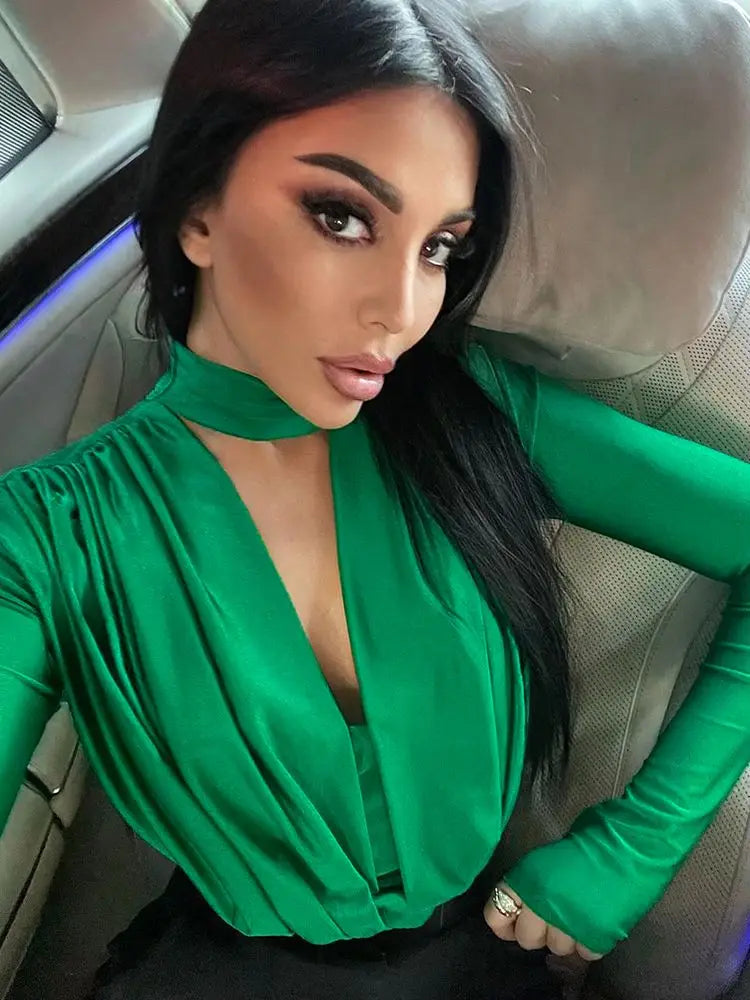 חולצת בגד גוף צווארון גולף מחשוף עמוק - מינקה