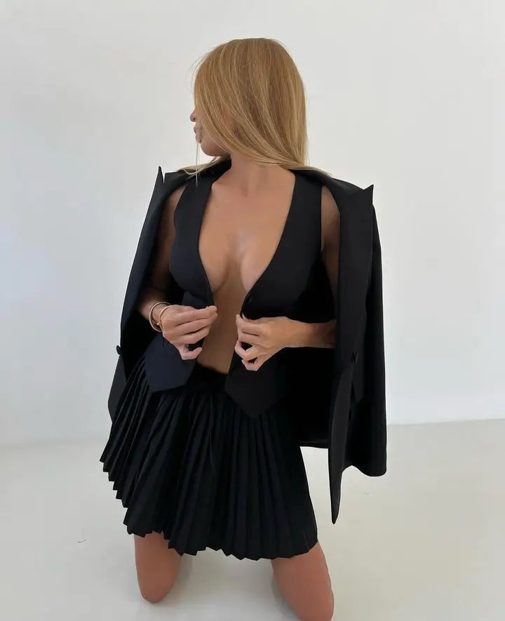 סט שני חלקים מחויט חצאית מיני קיפולים ווסט כפתורים - Jacqueline