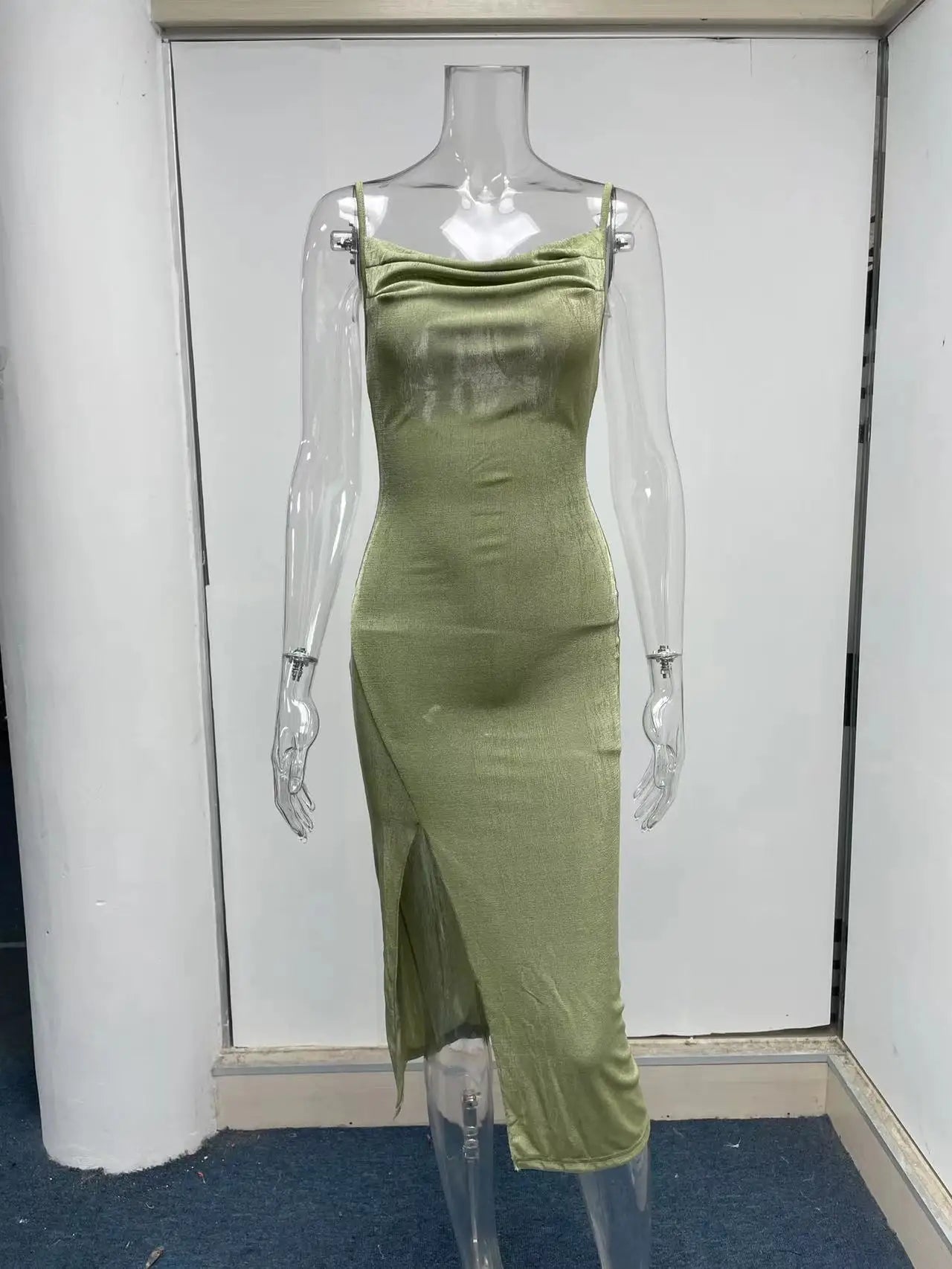 שמלת מידי קיצית סרוגה בעיטור שסע - סמייל