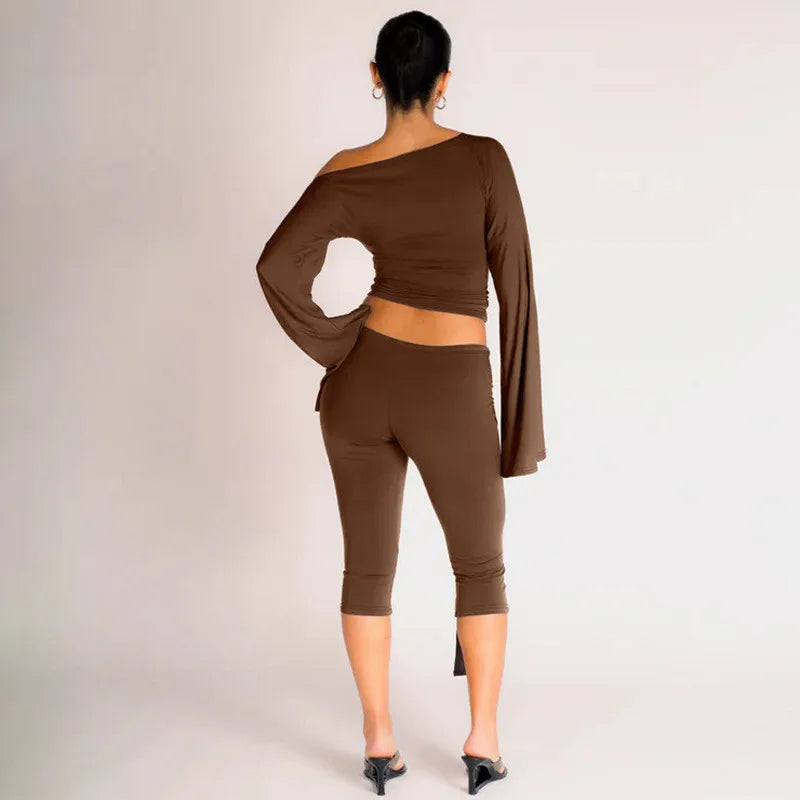 חליפת שני חלקים טייץ שלושת רבעי בעיצוב קשירה וחולצת שרוולי פעמון - קנדי