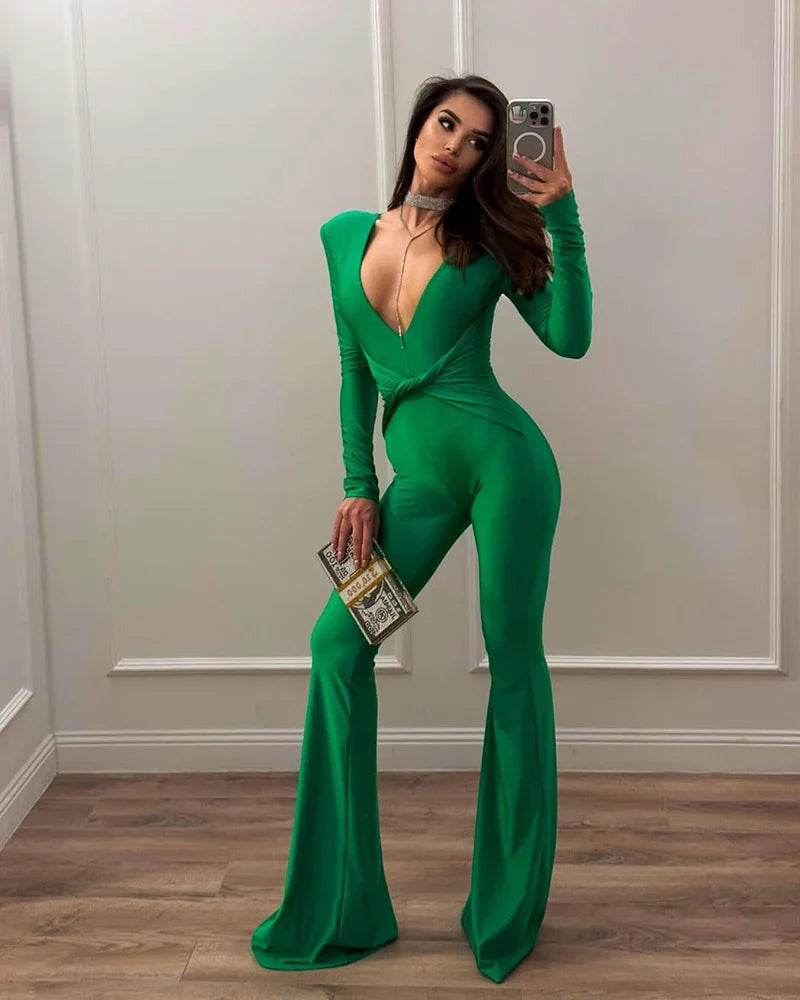 אוברול צמוד ארוך בד מחטב בעיצוב מחשוף V עמוק בעיטור קרוס - לייני