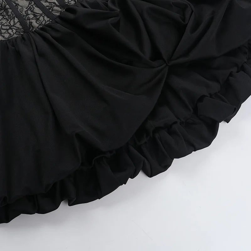 שמלת מיני סטרפלס בעיצוב מחוך בעיטור תחרה וחצאית בלון בגזרת קצפת - Mallory