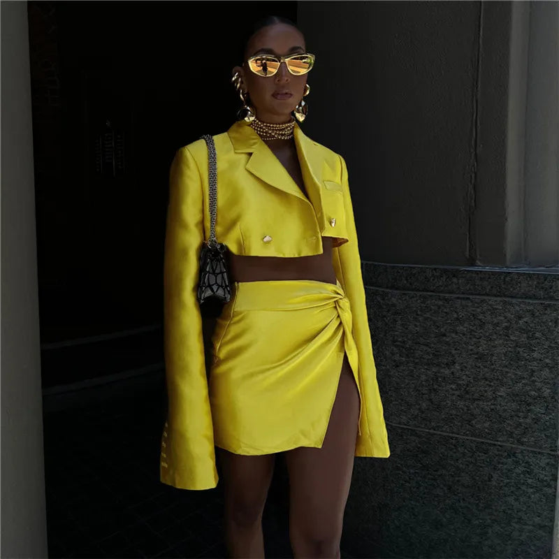 חליפת שני חלקים מחויטת חצאית מיני - לייני