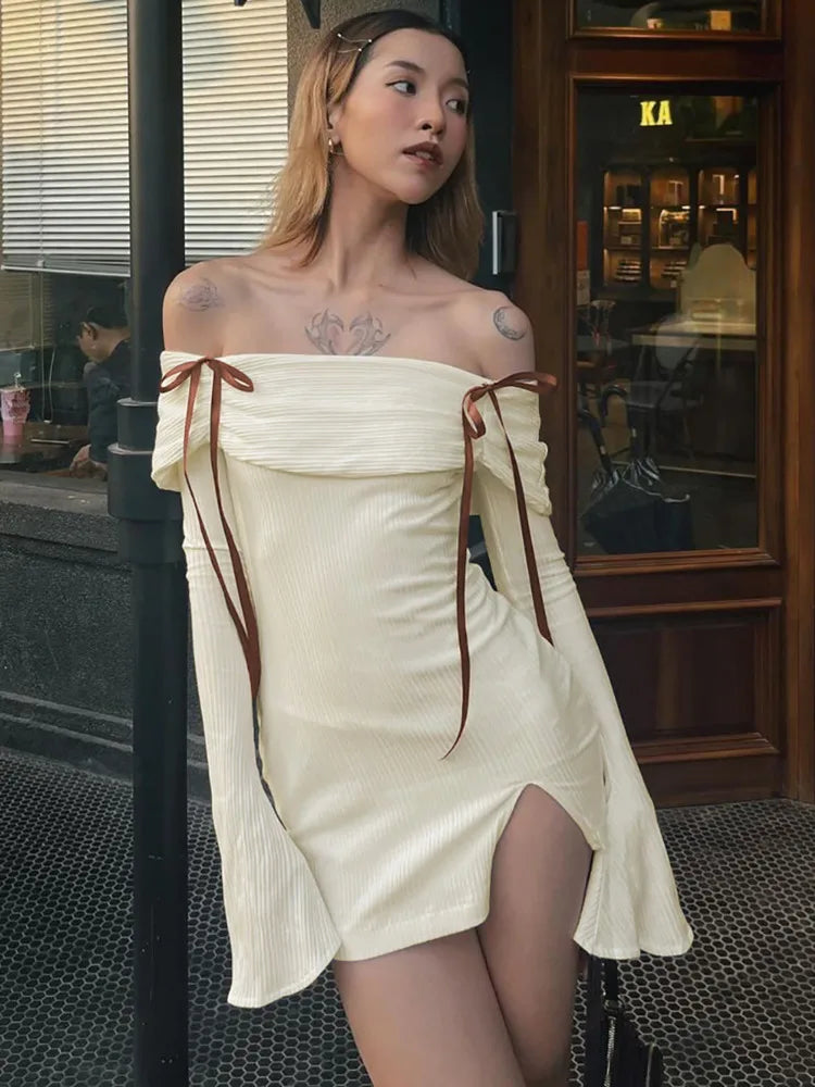 שמלת מיני סרוגה כתפיים חשופות בעיטור סרטי פפיון - יאנגה