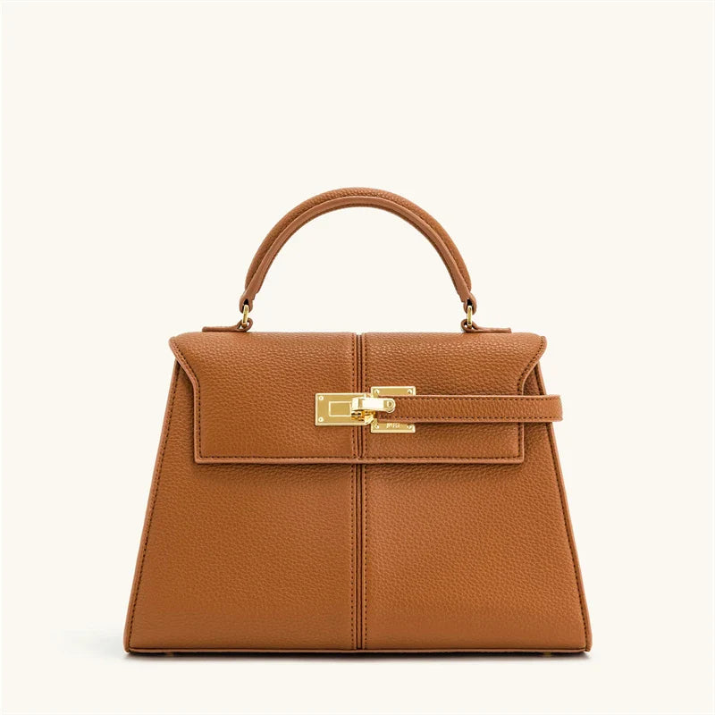 Leather bag with luxury design