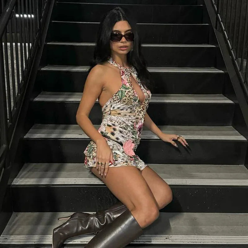 שמלת מיני קולר בהדפס מנומר בעיטור פרחים גב פתוח - צ'ילי