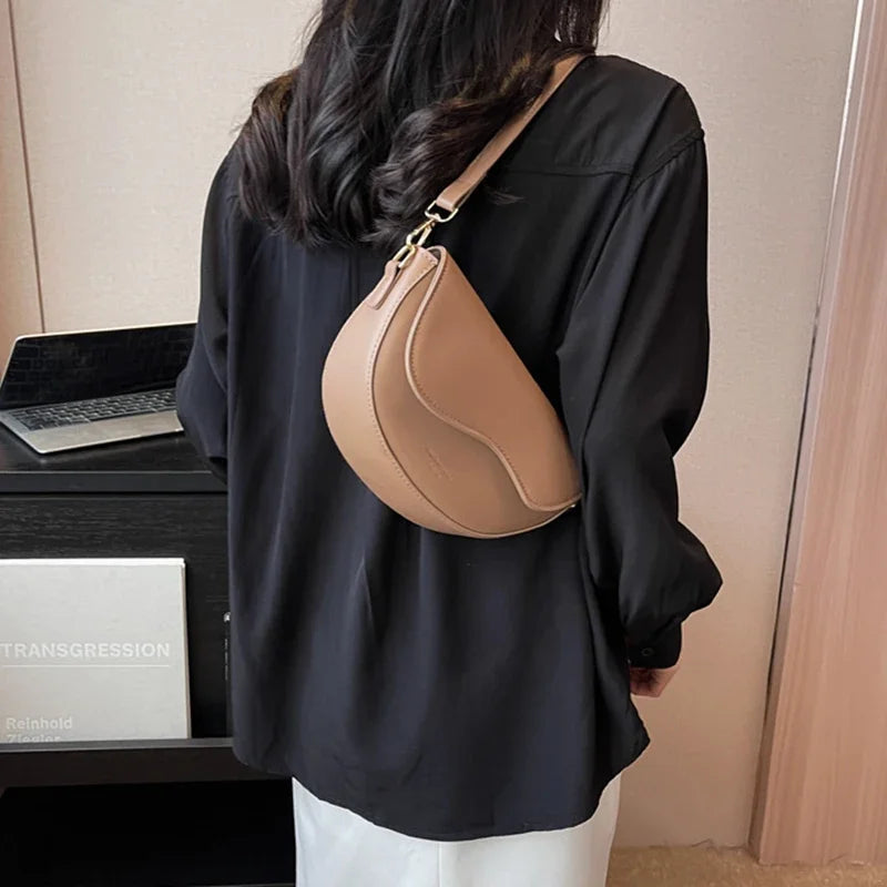 Faux leather bag with thick strap