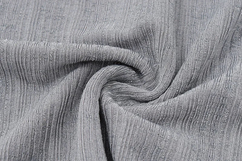 שמלת מיני סרוגה כתפיים חשופות בעיצוב כיווצים שרוולי פעמון - בל